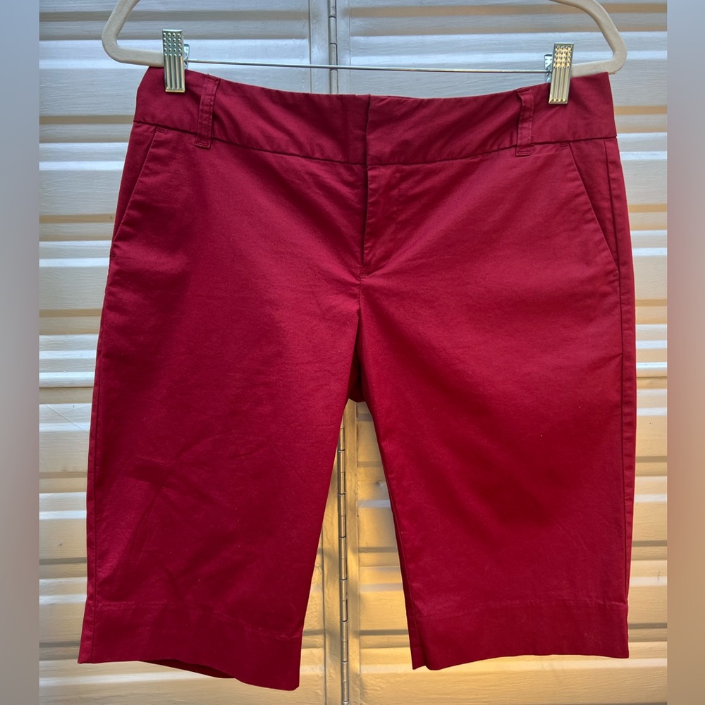 GAP dark red Bermuda shorts